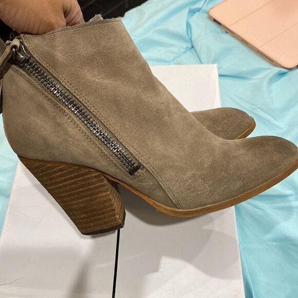 Ladies suede booties   - Picture 1 of 5